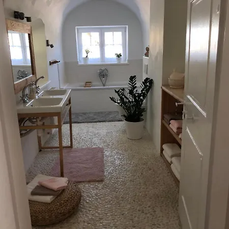 Βίλα Fancy Luxury In Former Tavern